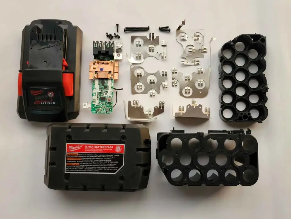 M18 12A Milwaukee 18V battery kit.webp