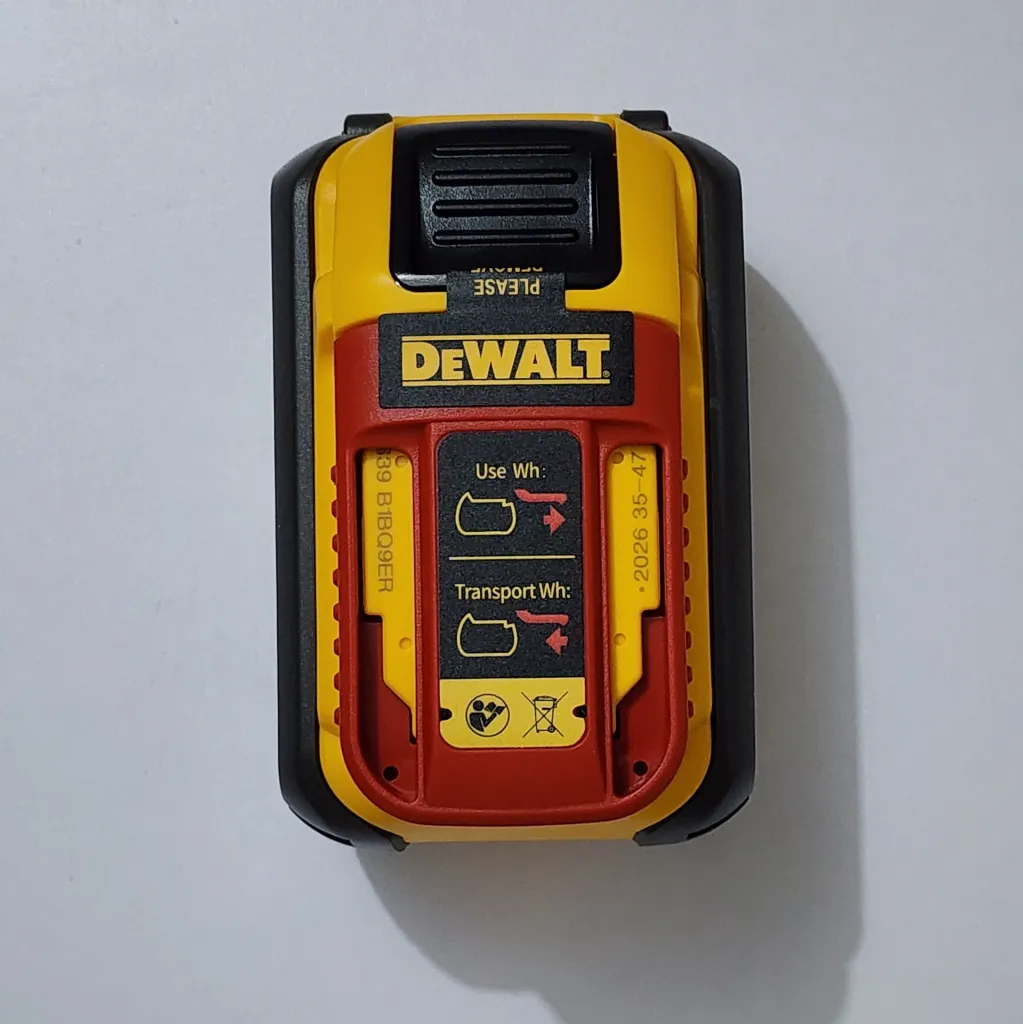 dcb612 batterydcb615 battery.webp